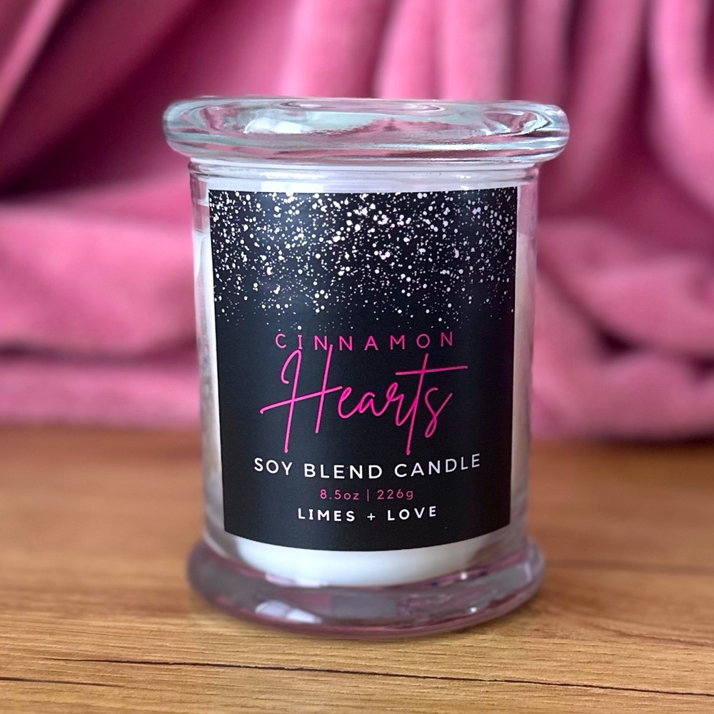 ALMOST GONE!🩷Cinnamon Hearts Scented Candle🩷